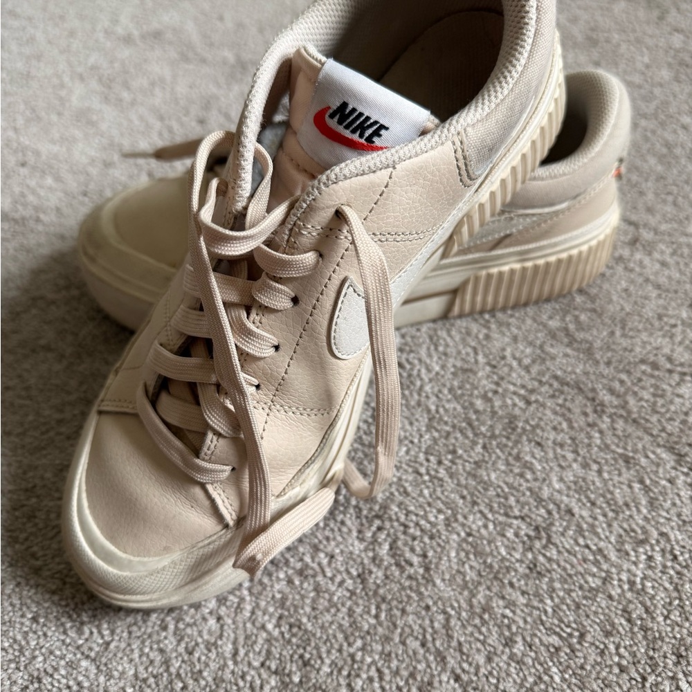 Nike Women's Cream Sneakers